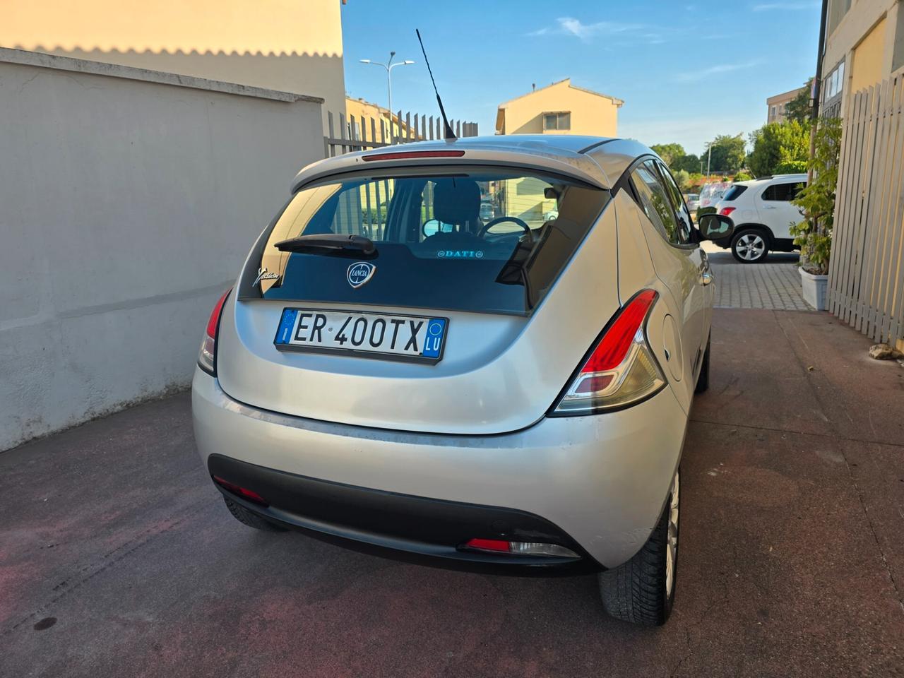 Lancia Ypsilon 0.9 TwinAir 85 CV 5 porte Metano Ecochic Elefantino