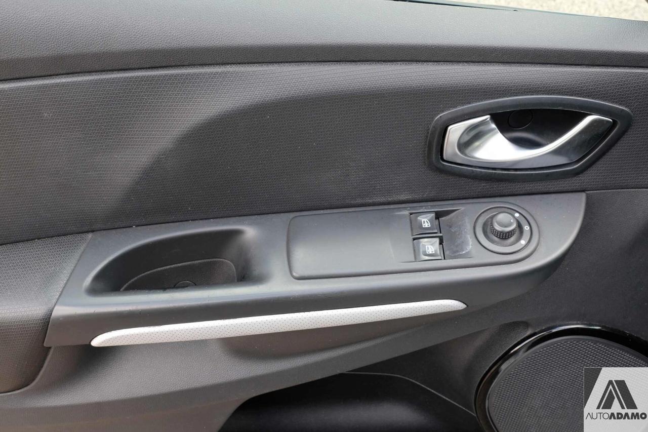 Renault Clio 75CV Energy Duel