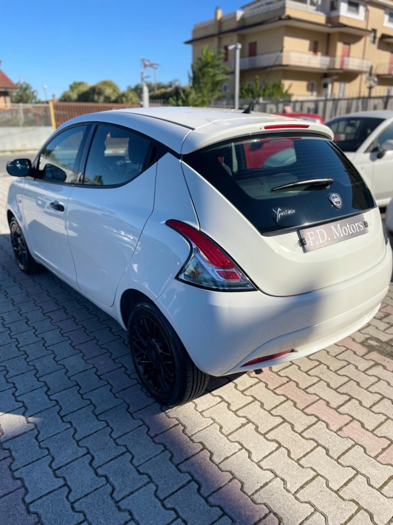 Lancia Ypsilon 1.2 69 CV 5 porte Gold