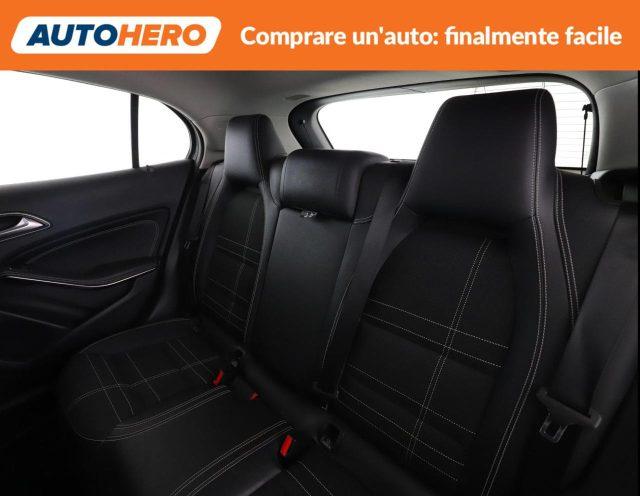 MERCEDES-BENZ GLA 200 d Automatic Premium