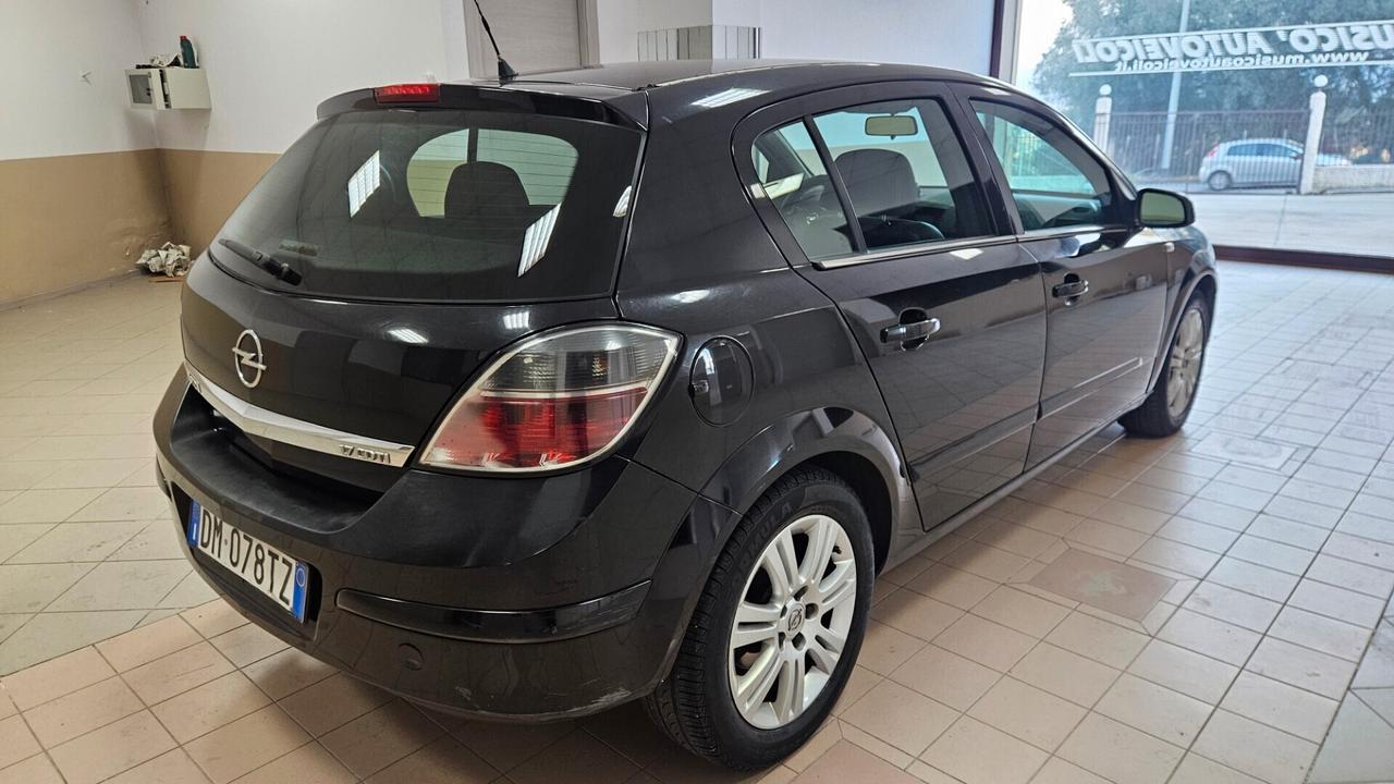 Opel Astra 1.7 CDTI 101CV 5 porte Cosmo