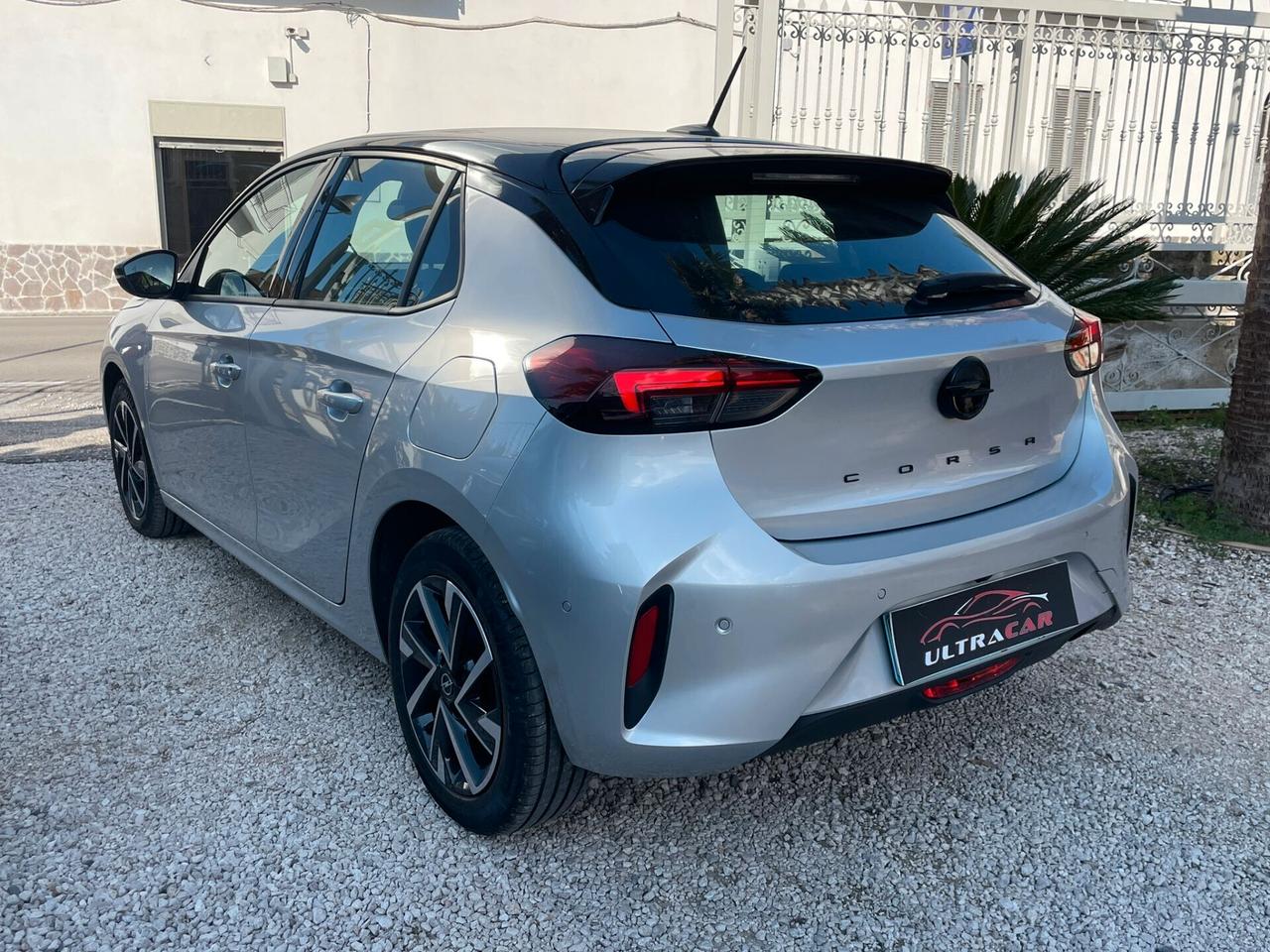 Opel Corsa 1.2 GS LINE 2024