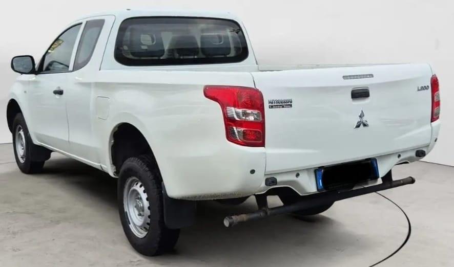 Mitsubishi L200 2.3 D Club Cab 4x4 Easy Select Inform