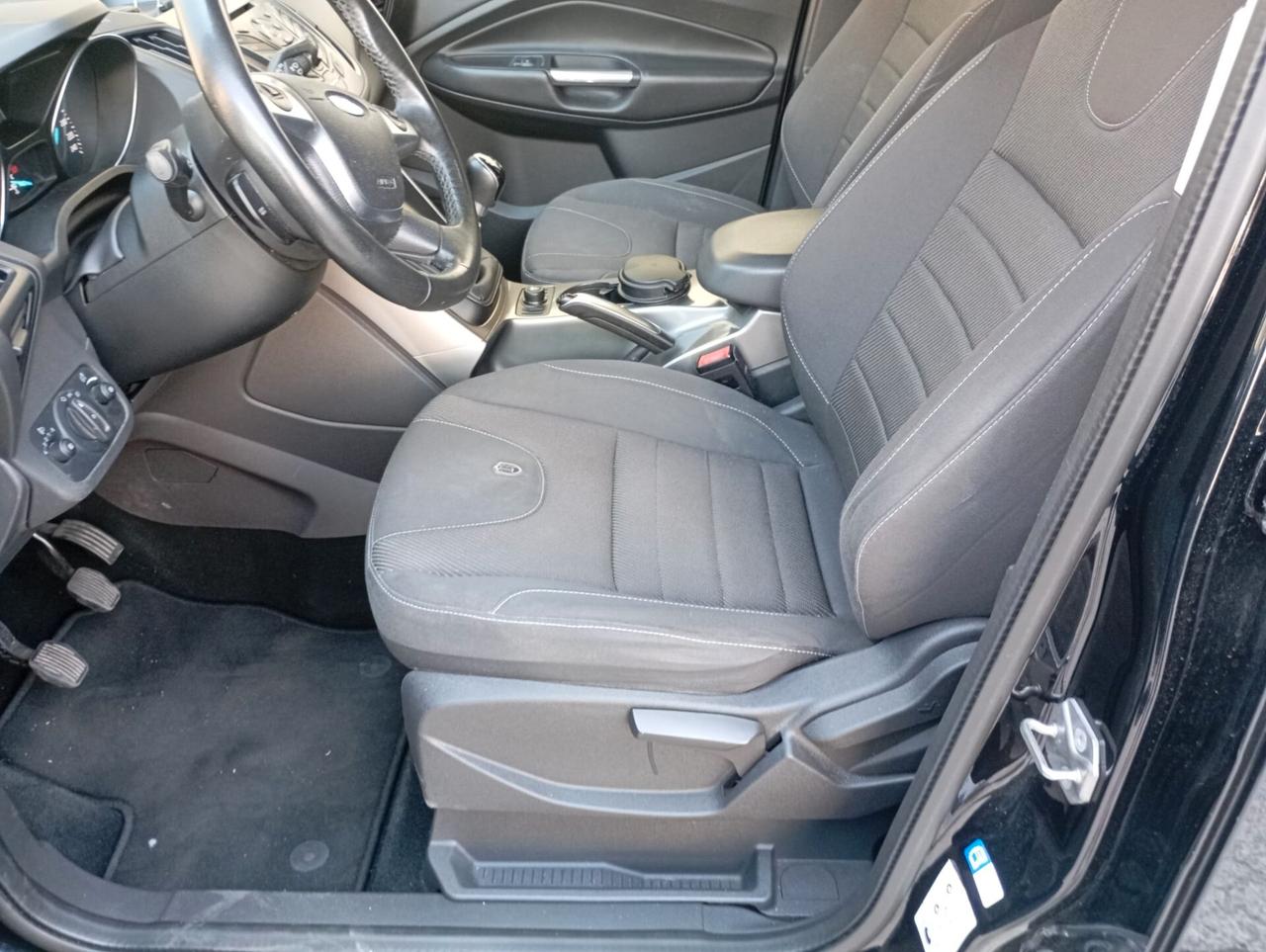 Ford Kuga - Buona neopatentati - 2015