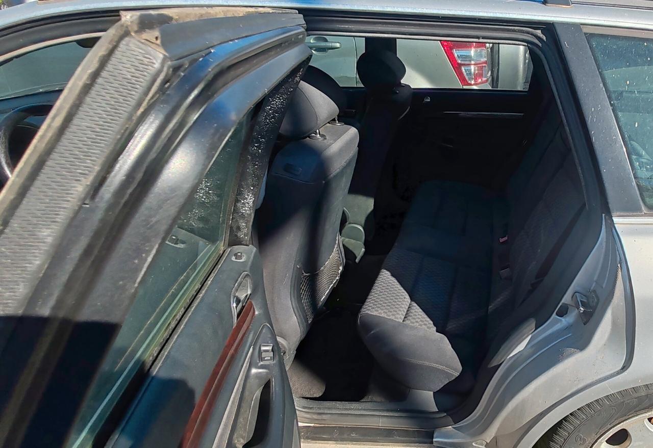 Audi A4 2.5 V6 TDI cat quattro Advance