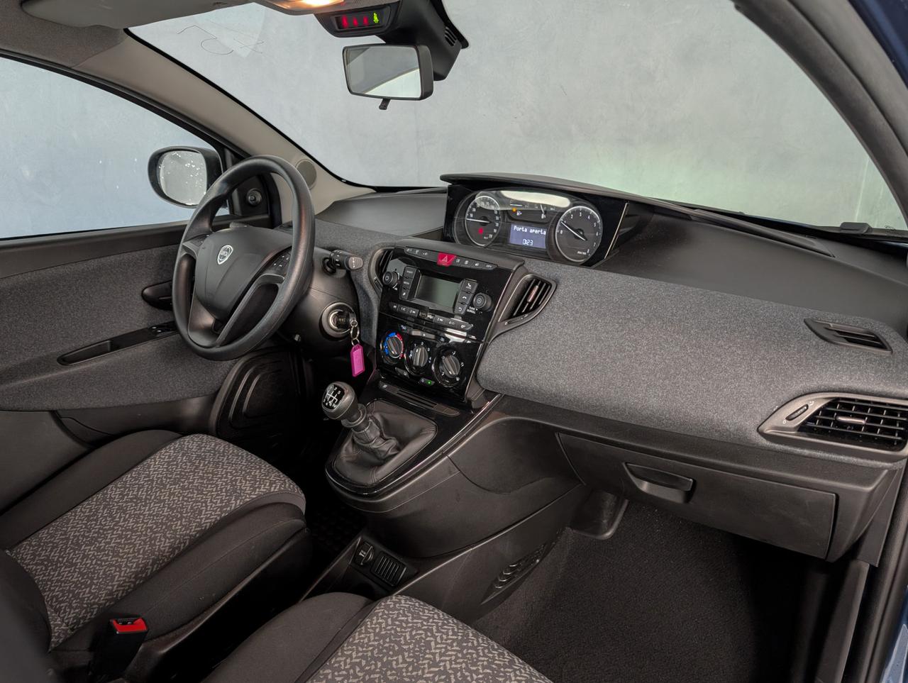 Lancia Ypsilon 1.0 Hybrid 70cv Silver