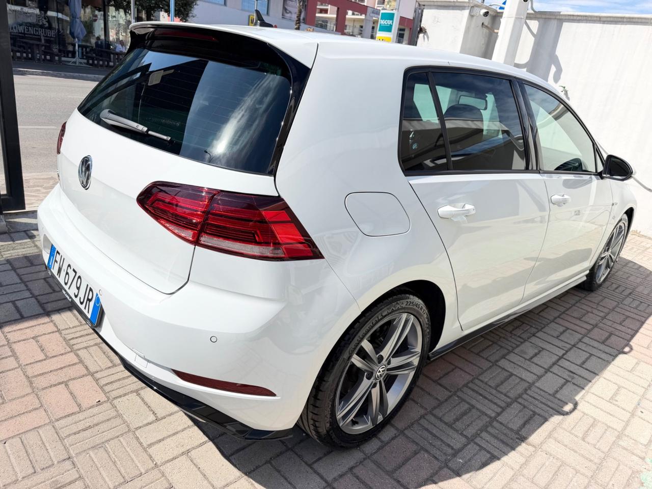 Volkswagen Golf 1.6 TDI R-Line - GARANZIA
