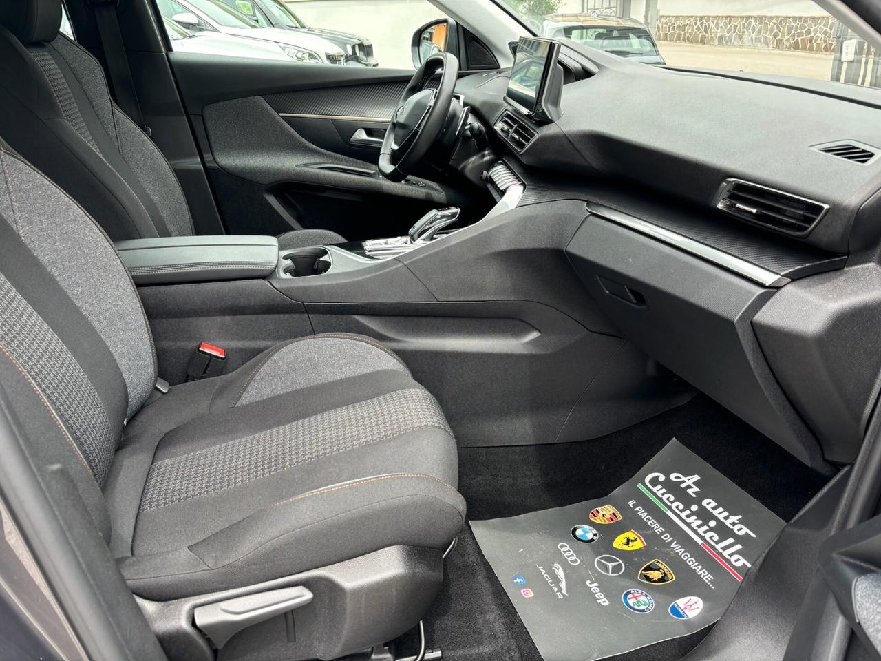 Peugeot 3008 BlueHDi RESTYLING 130 S&S EAT8 Allure MY 22 LED- MATIX