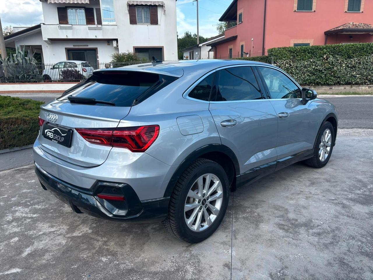 Audi Q3 35 TFSI Business Advanced
