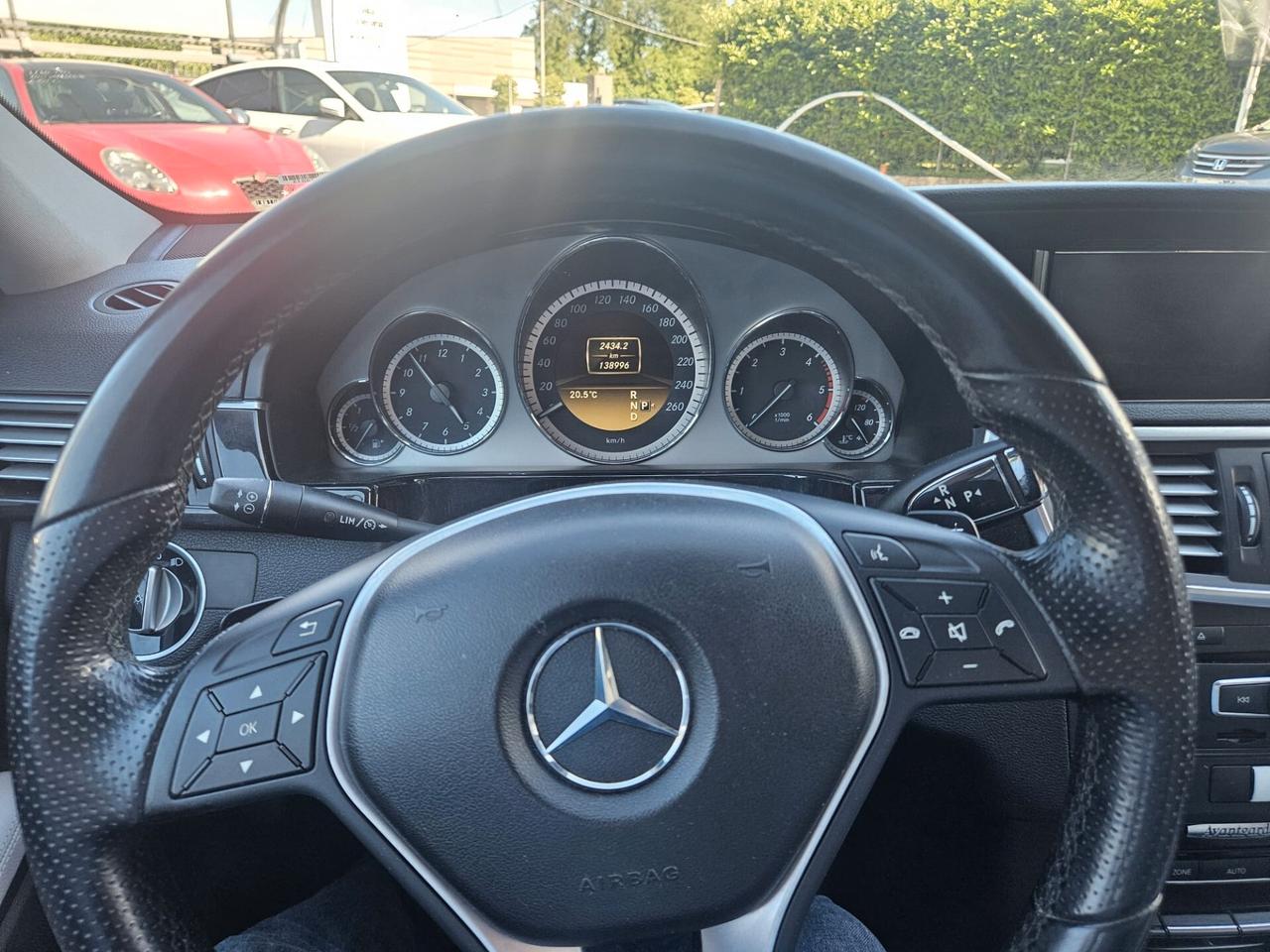 Mercedes-benz E 250 CDI BlueEFFICIENCY Avantgarde