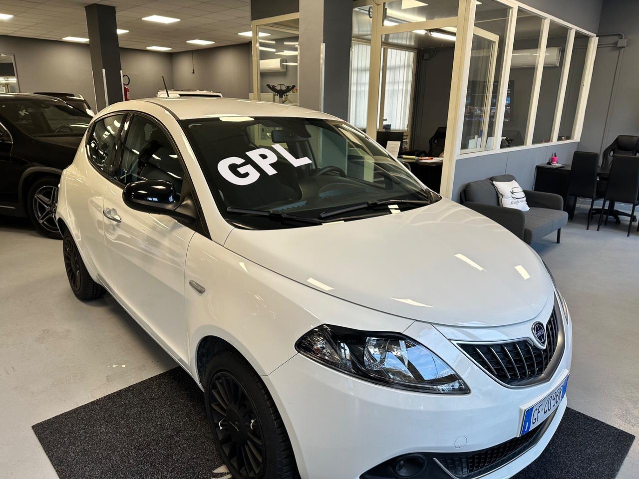 Lancia Ypsilon 1.2 69 CV 5 porte GPL Ecochic Elefantino Blu