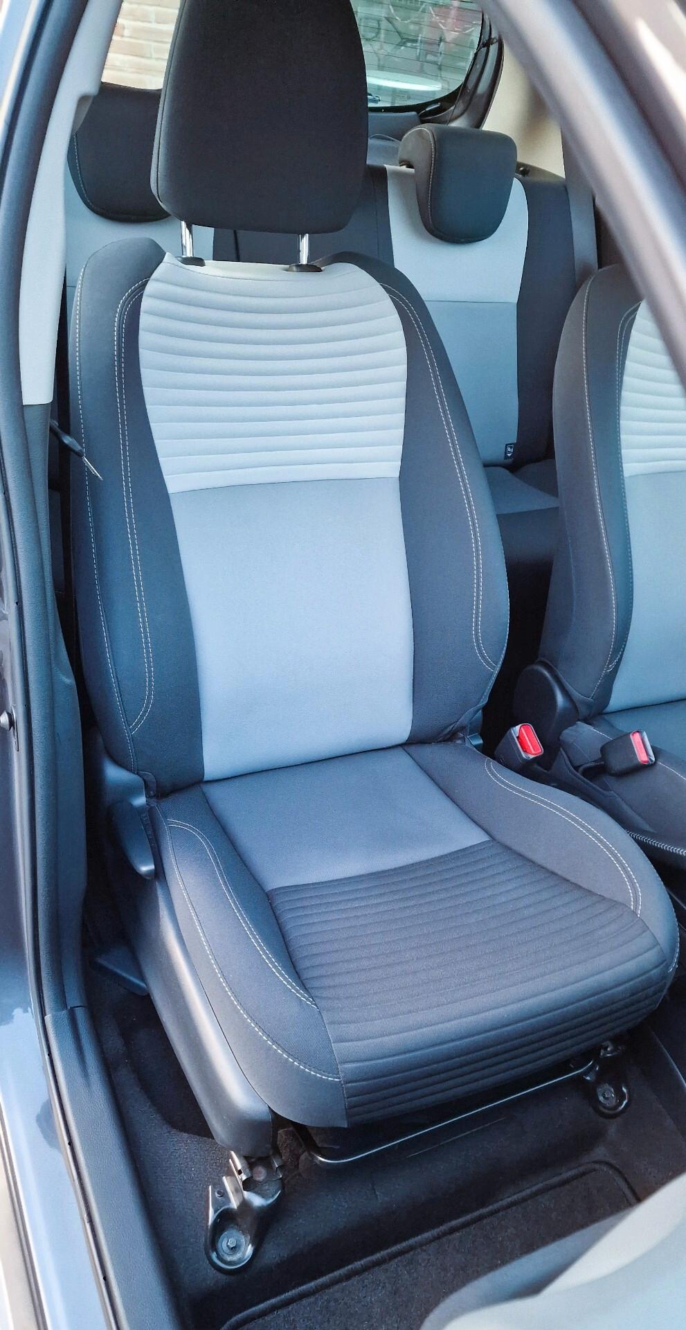 Toyota Yaris 1.5 Hybrid 5 porte Business