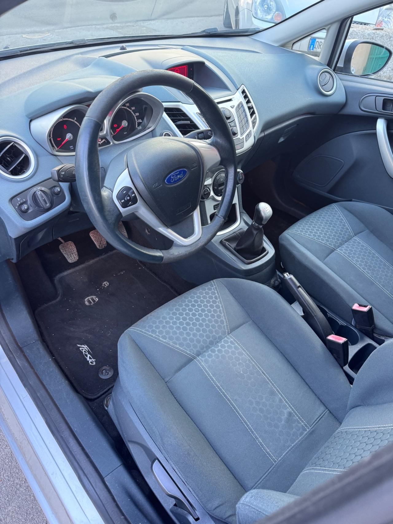 Ford Fiesta 1.4 TDCi 5p. Titanium