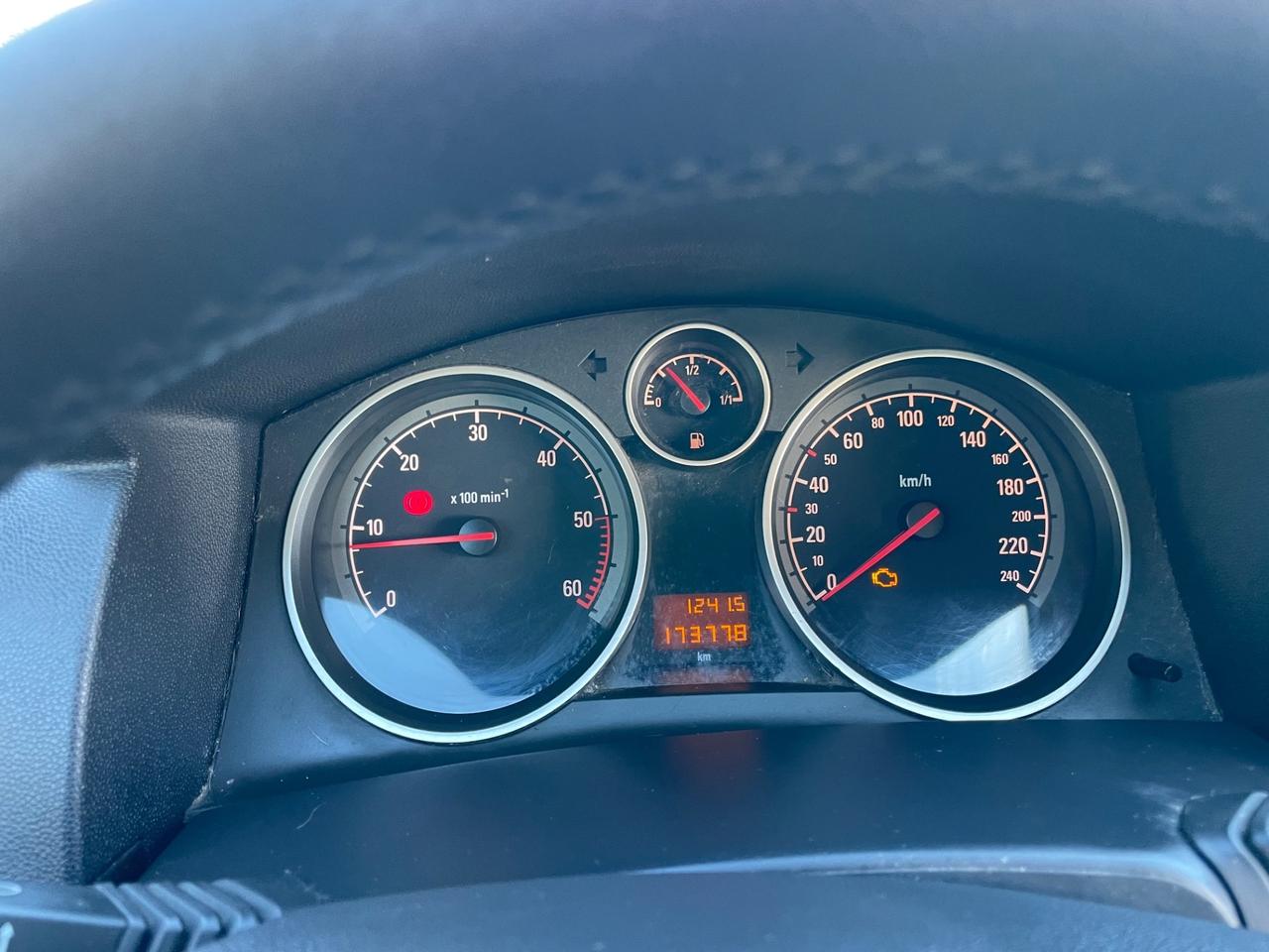 Opel Astra GTC 1.7 CDTI