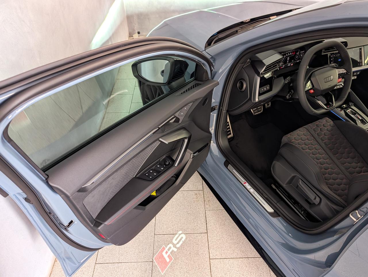 Audi 2.5 TFSI quattro S-tronic