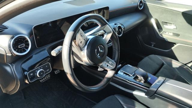 MERCEDES-BENZ A 180 d Automatic Premium