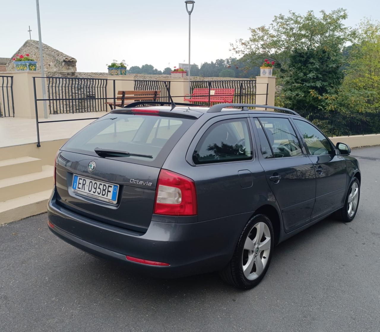 Skoda Octavia 1.6 TDI CR F.AP. Wagon Executive