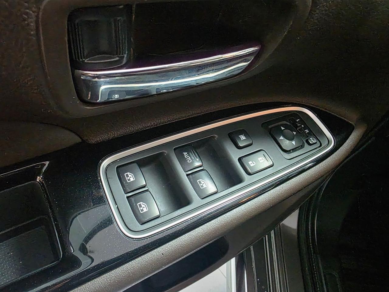 Mitsubishi Plug-in Hybrid Outlander Diamond #8868