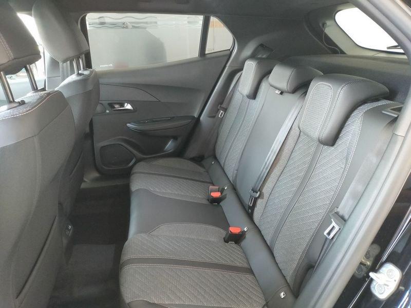 Peugeot 2008 Hybrid 136 e-DCS6 Allure + Vision & Drive KM0