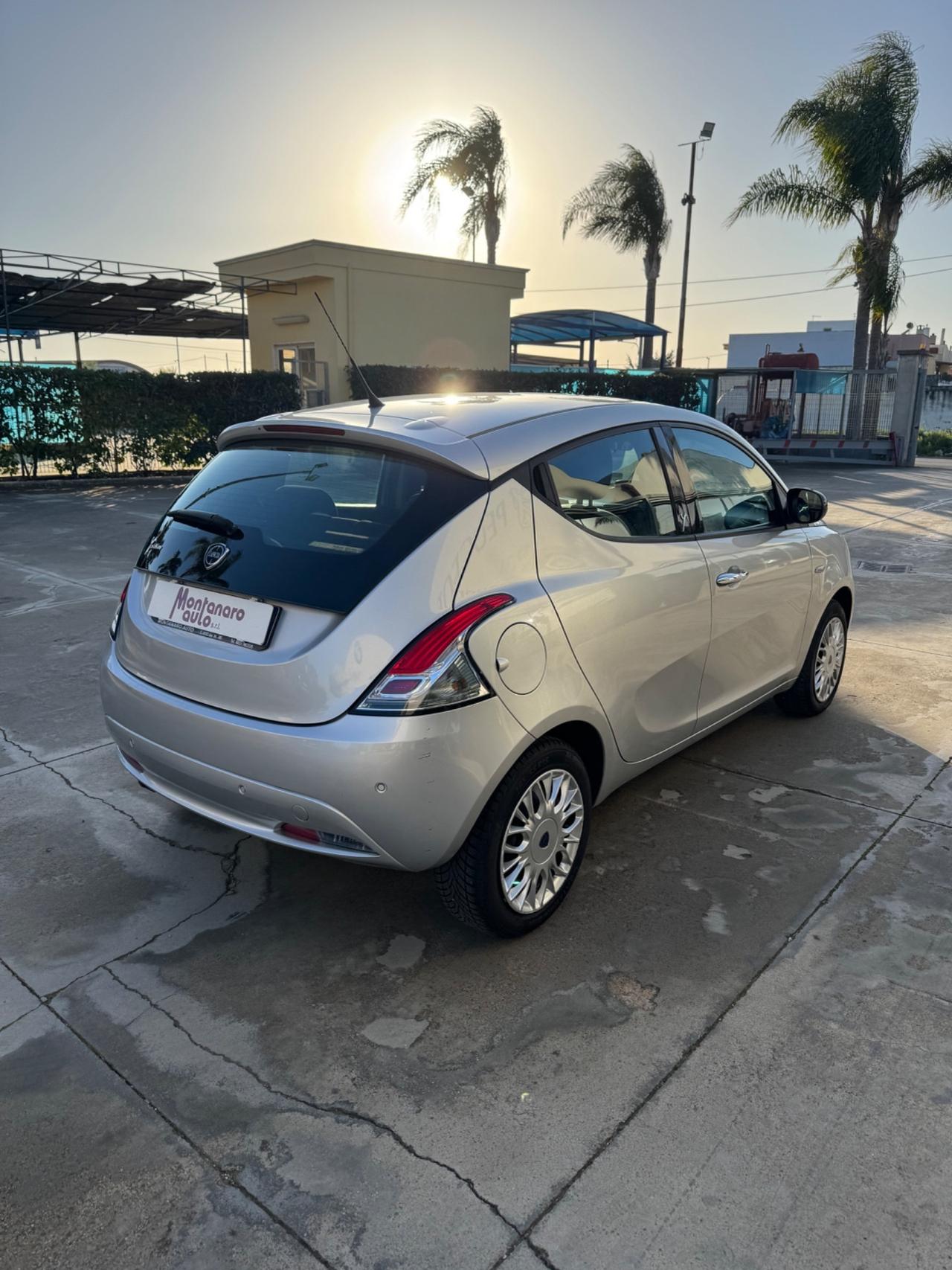 Lancia Ypsilon 1.2 69 CV 5 porte Gold