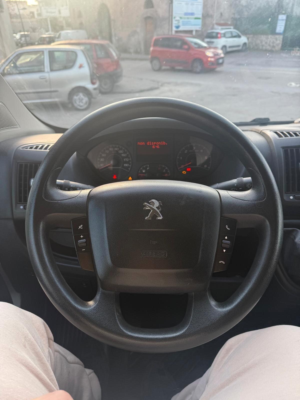 Peugeot Boxer 330 BlueHDi 120 S&S PC-TN Combi Comfort