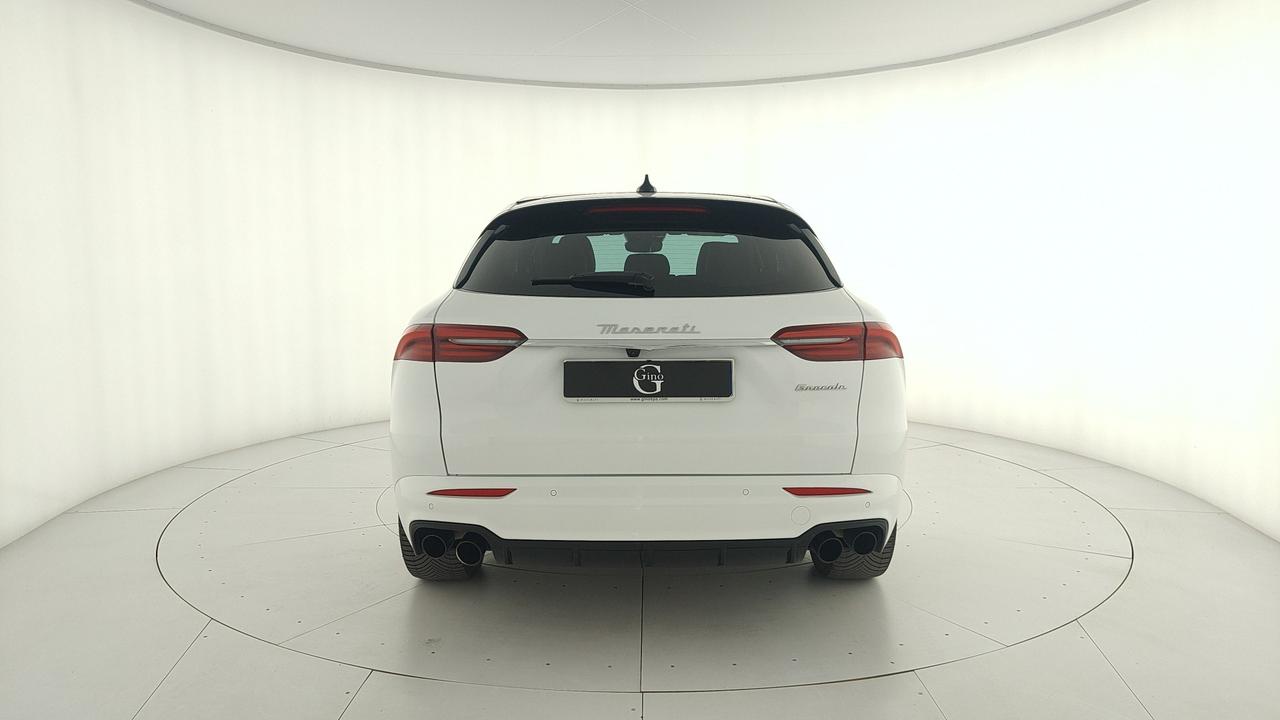 MASERATI Grecale GT Hybrid 300 My23 Nerissimo Package