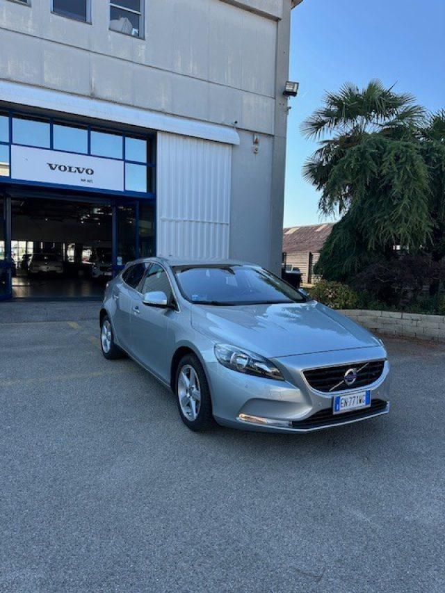 VOLVO V40 D3 Geartronic Momentum