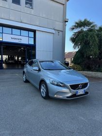 VOLVO V40 D3 Geartronic Momentum