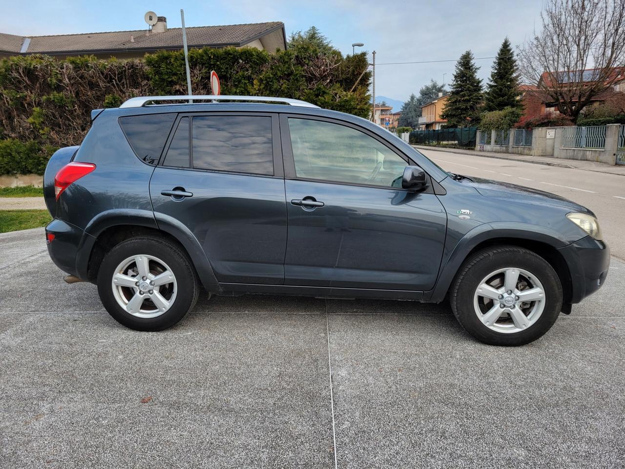 Toyota RAV4 2.2 D-4D 177 CV Luxury