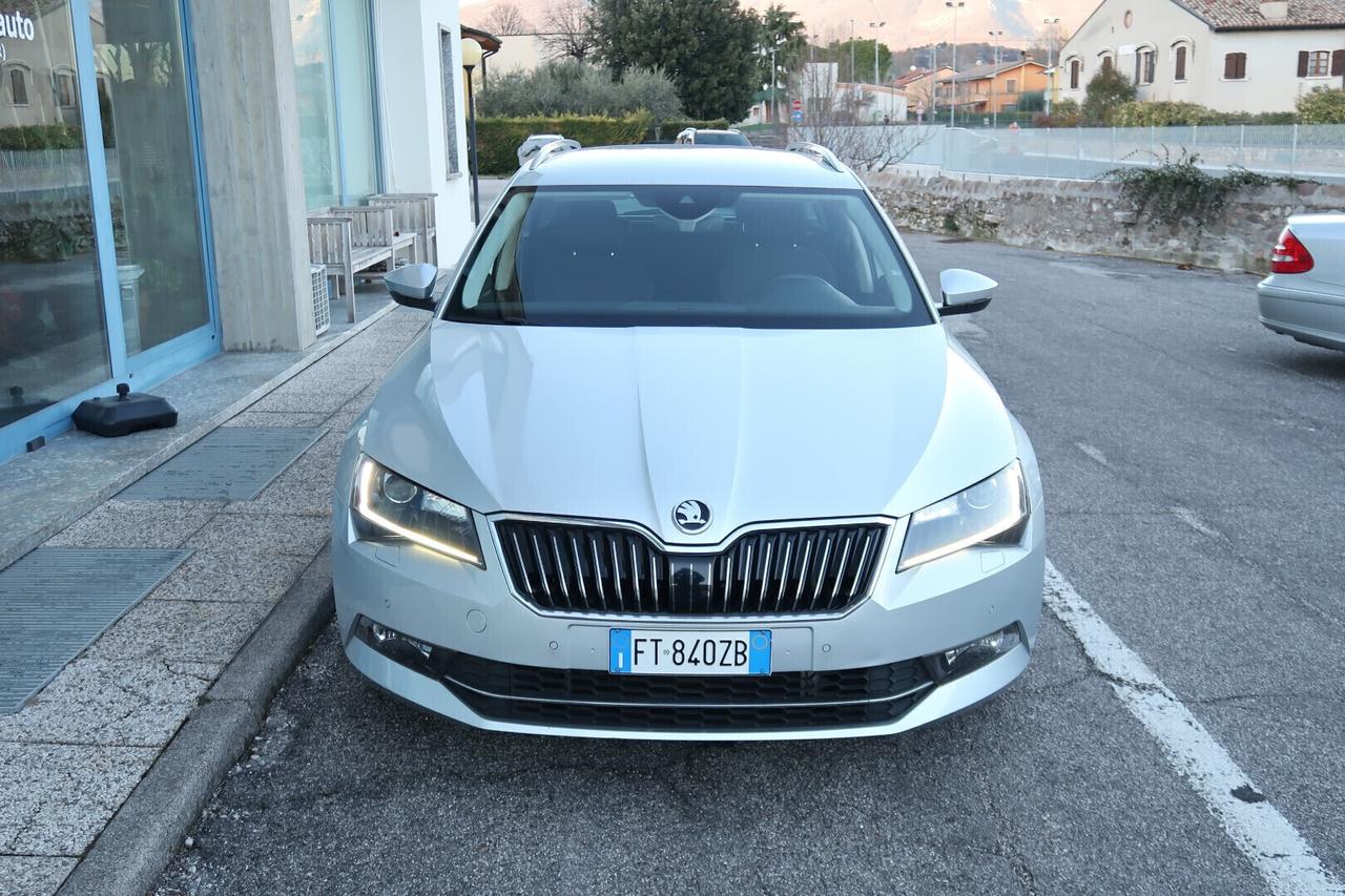 Skoda Superb 2.0 TDI 190 CV DSG 4x4 Wagon Executive