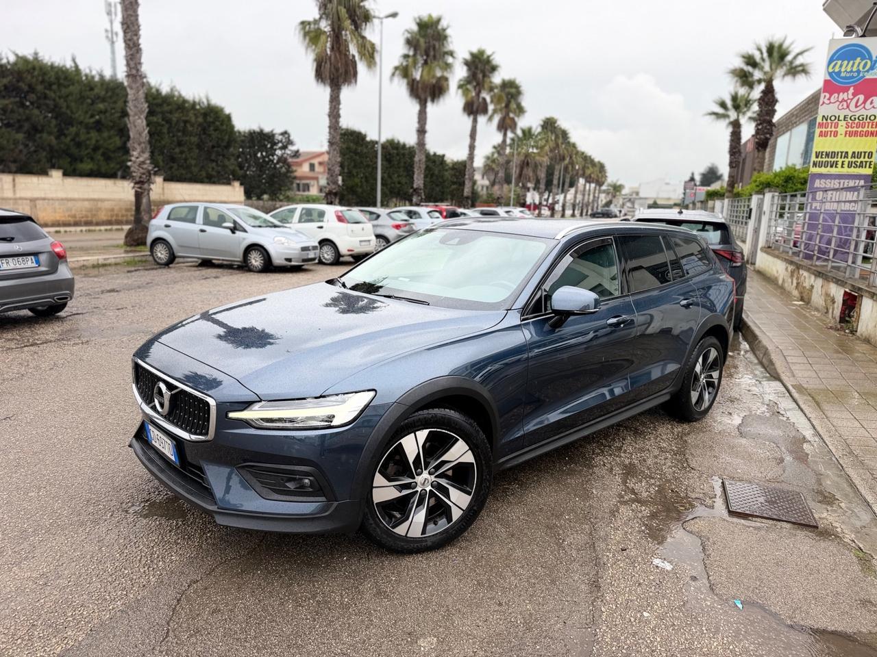 Volvo V60 Cross Country B4 (d) AWD Geartronic Business Pro