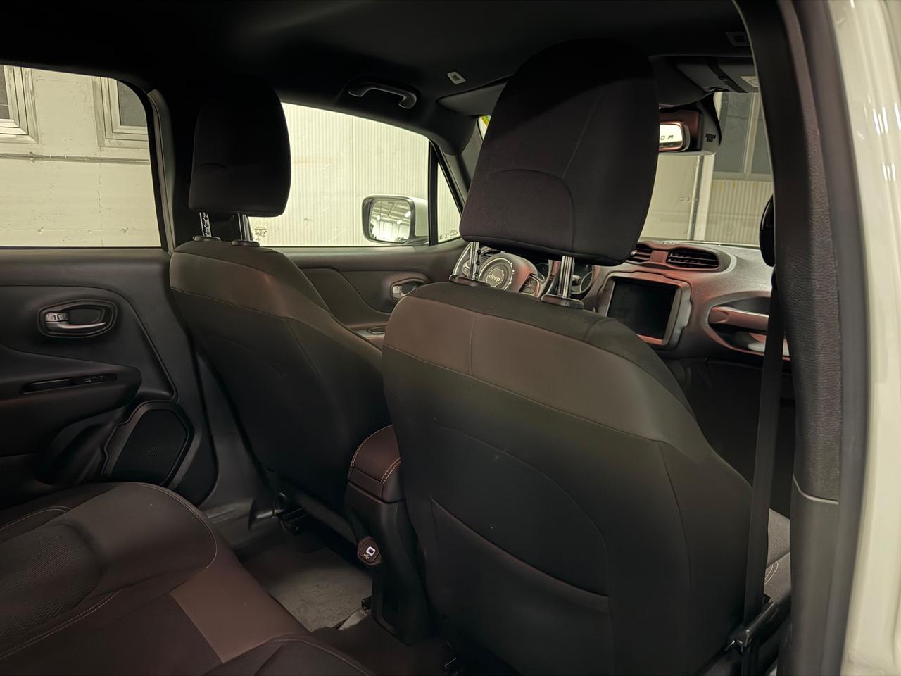 Jeep Renegade 1.6 Mjt DDCT 120 CV Sport
