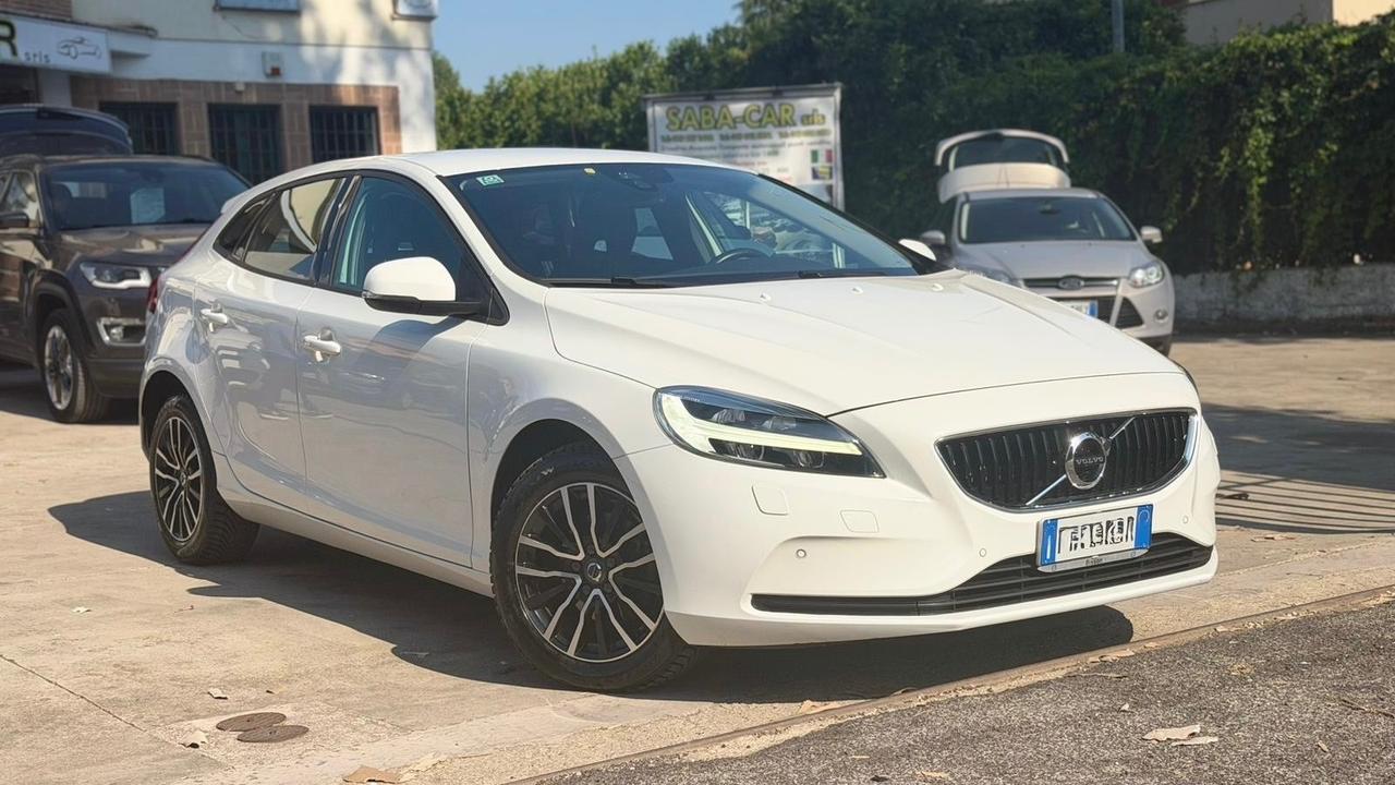 Volvo V40 D2 R-design