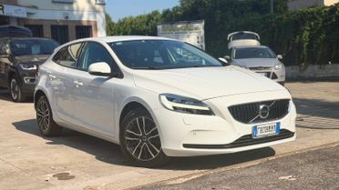 Volvo V40 D2 R-design