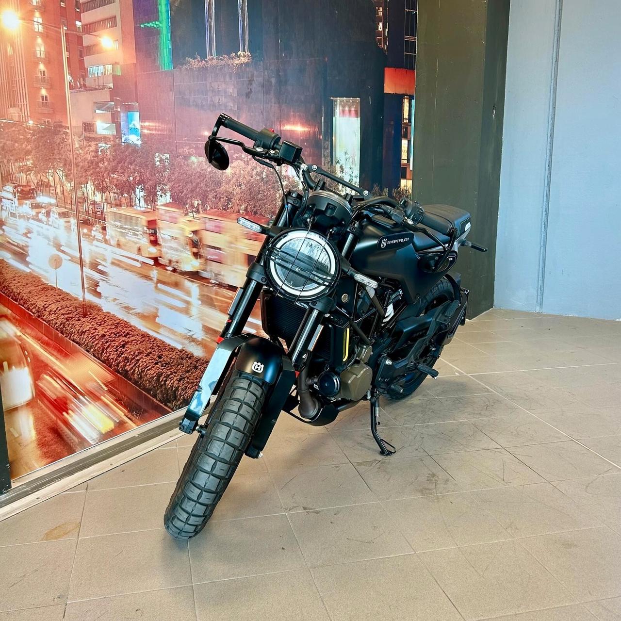 Husqvarna Svartpilen 125