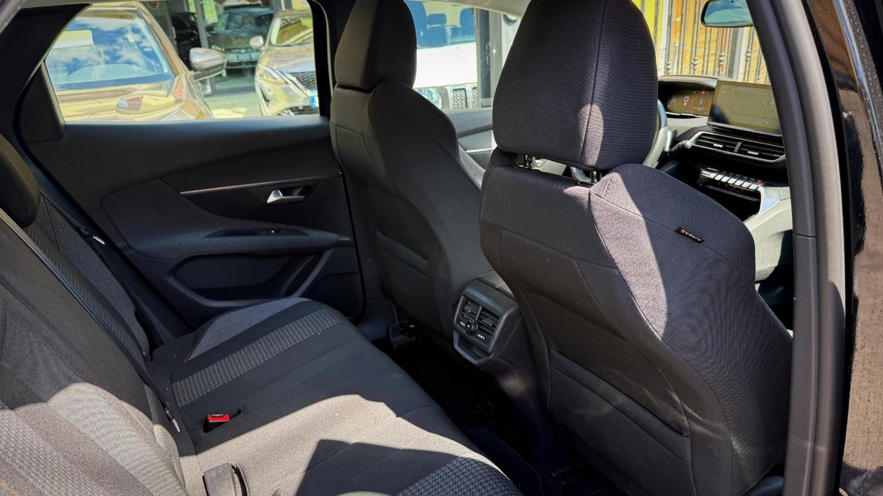 Peugeot 3008 1.5 HDI Eat8 Business - 2021