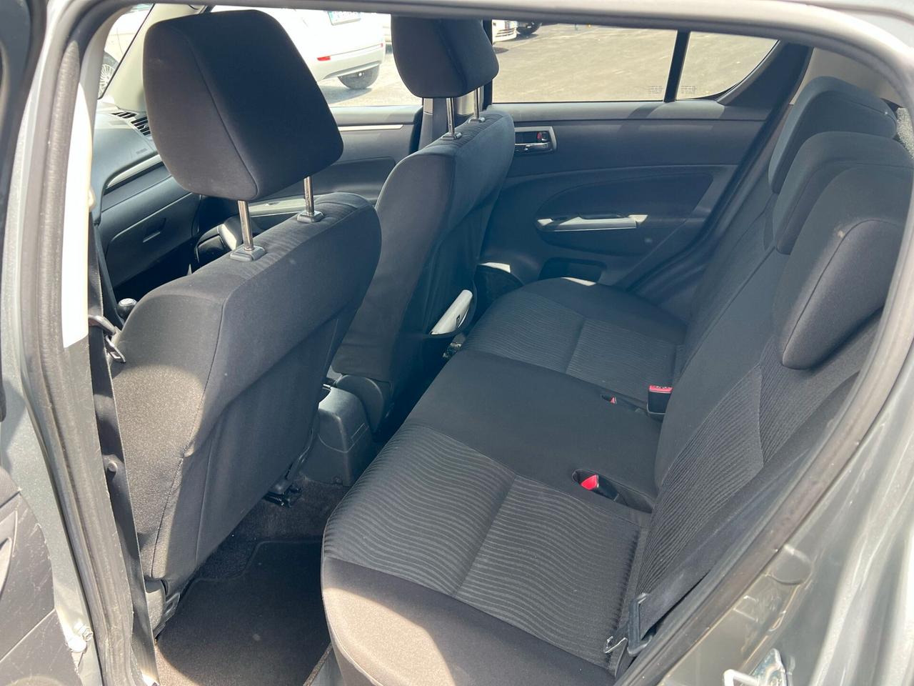 Suzuki Swift 1.2 VVT GPL 2012