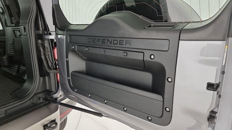 Land Rover Defender 110 3.0D I6 250 CV AWD Auto X-Dynamic SE