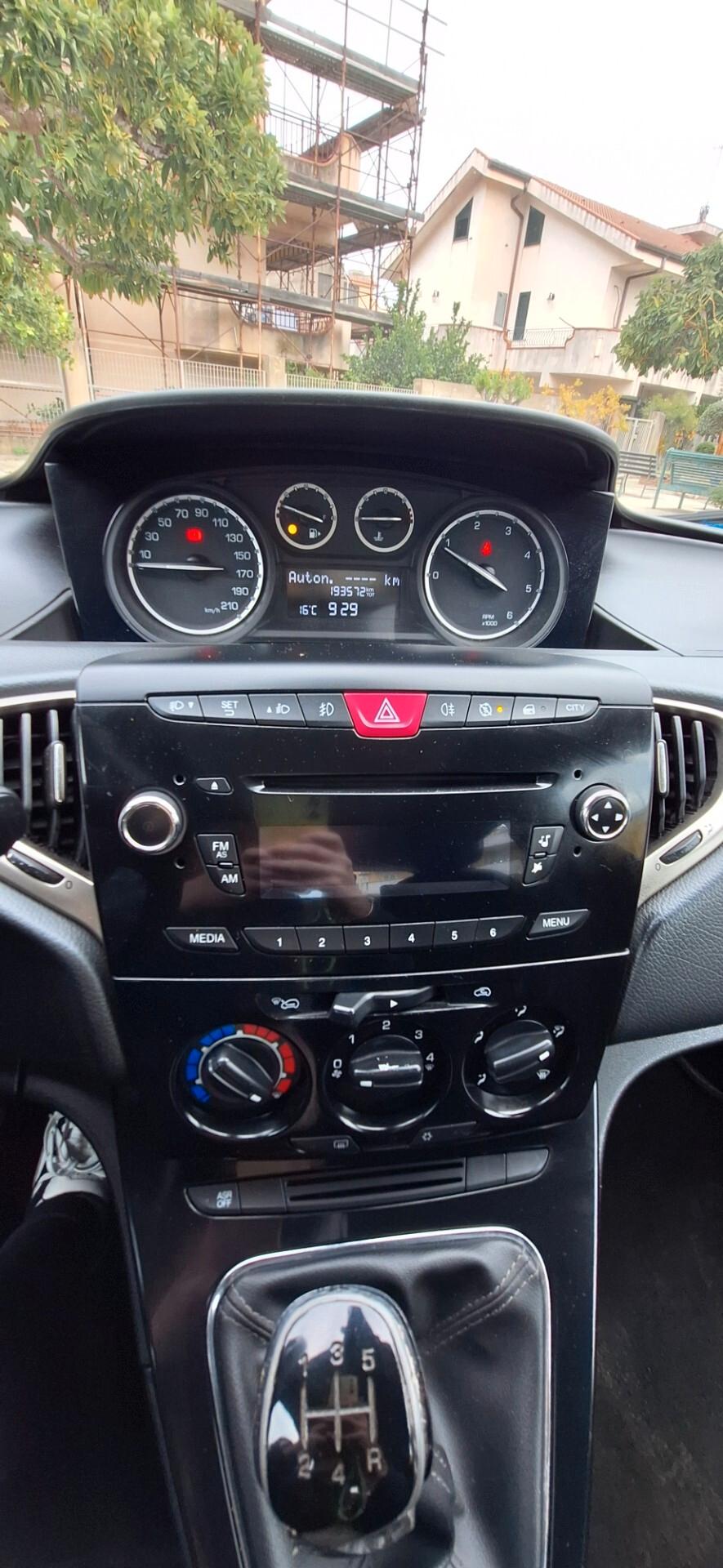 Lancia Ypsilon 1.3 MJT 16V 95 CV 5 porte S&S Gold