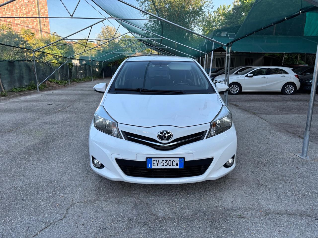 Toyota Yaris 1.4 D-4D 5 porte Lounge OK NEOPATENTATI