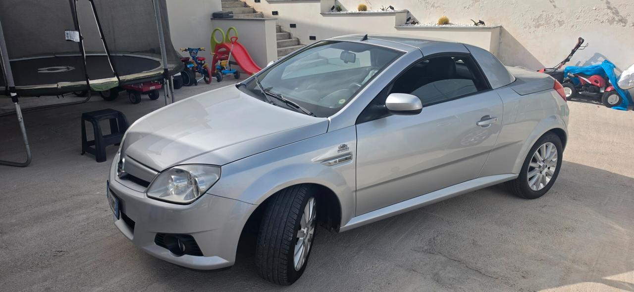 Opel Tigra TwinTop 1.4 16V Sport