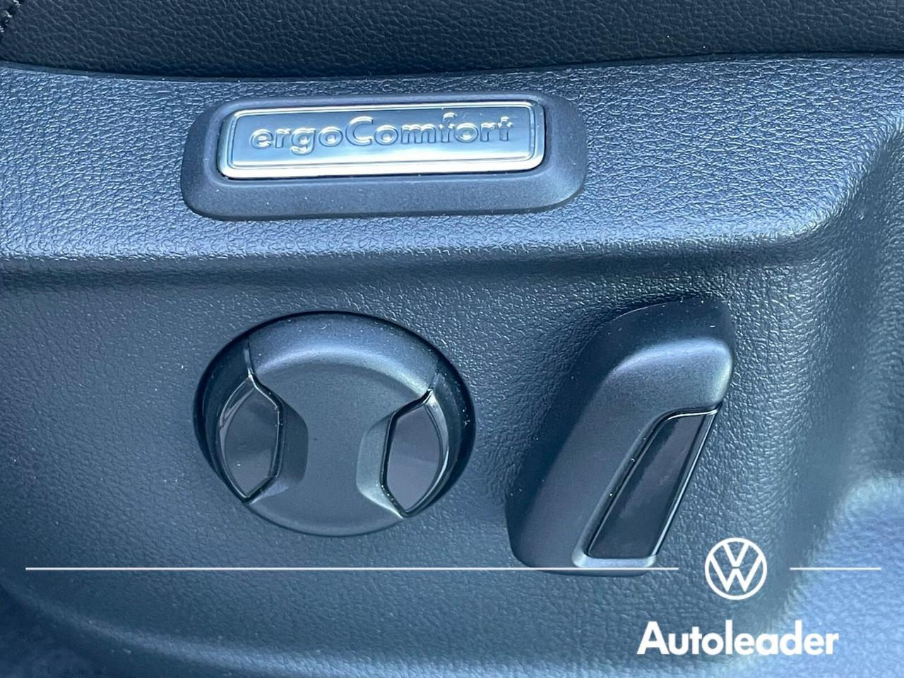 Volkswagen Passat 2.0 TDI 150 CV SCR DSG R-Line Executive