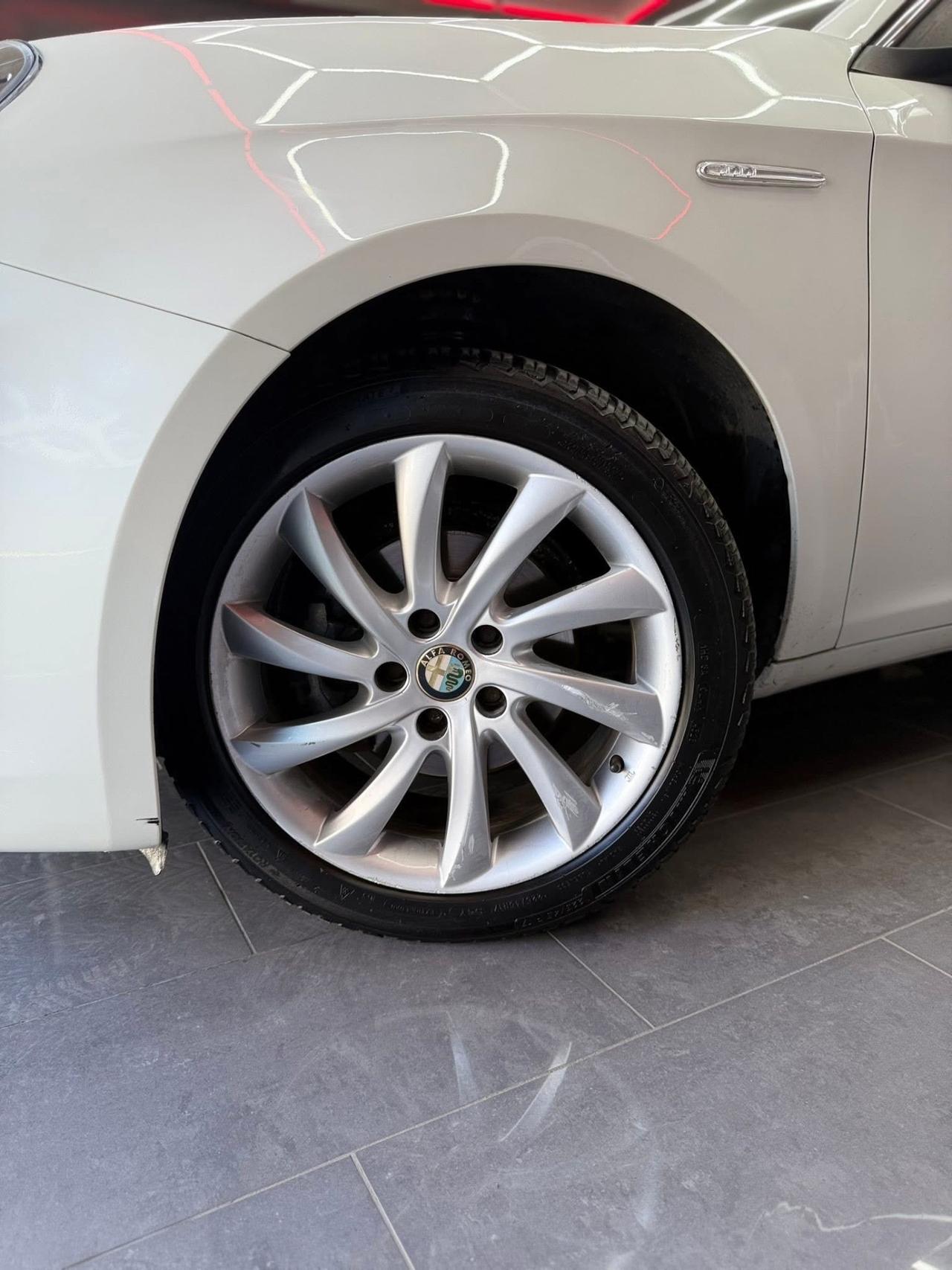 Alfa Romeo Giulietta 1.4 T-jet 120cv GPL Distinctive 2012