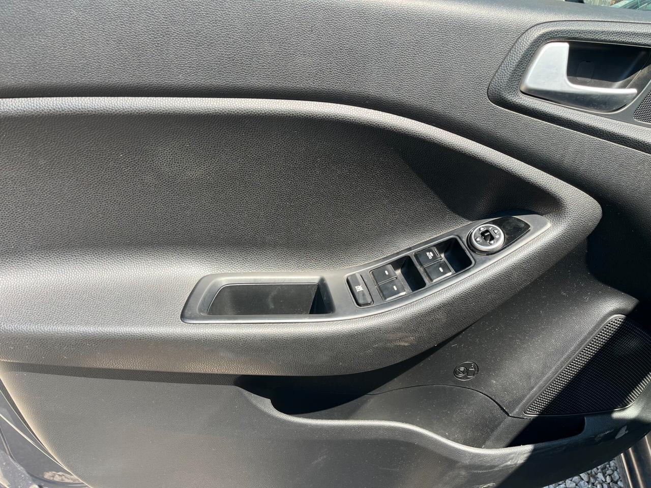 Hyundai i20 1.1 CRDi 12V 5 porte Comfort KM CERTIFICATI
