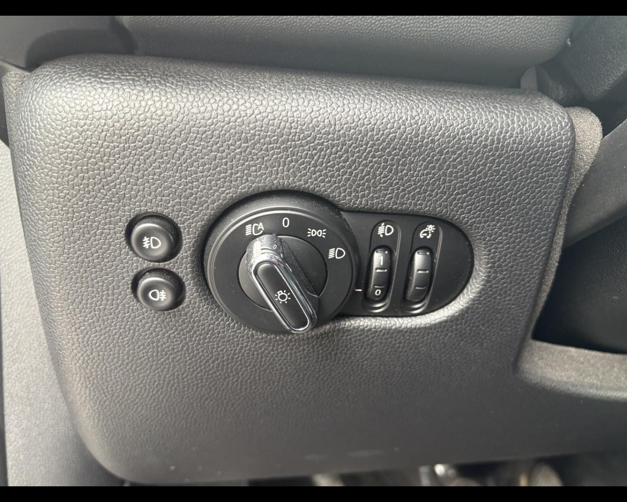 MINI Mini 5 porte (F55) - Mini 1.5 One 75 CV 5 porte