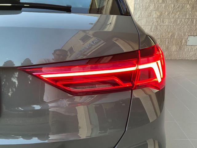 AUDI Q3 35 2.0 TDI S tronic Business Advanced COCKPIT