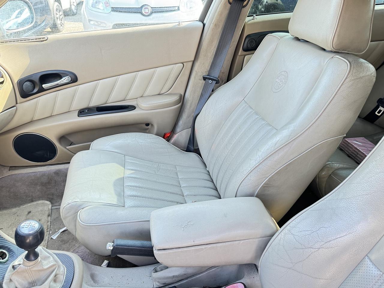 ALFA 166 2 serie 2.4 JTD m-JET 20V distinct