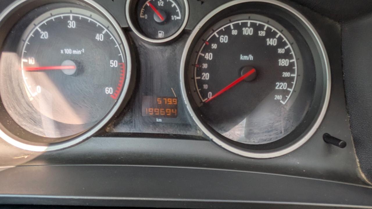 Opel Zafira 1.9 CDTI 101CV Cosmo