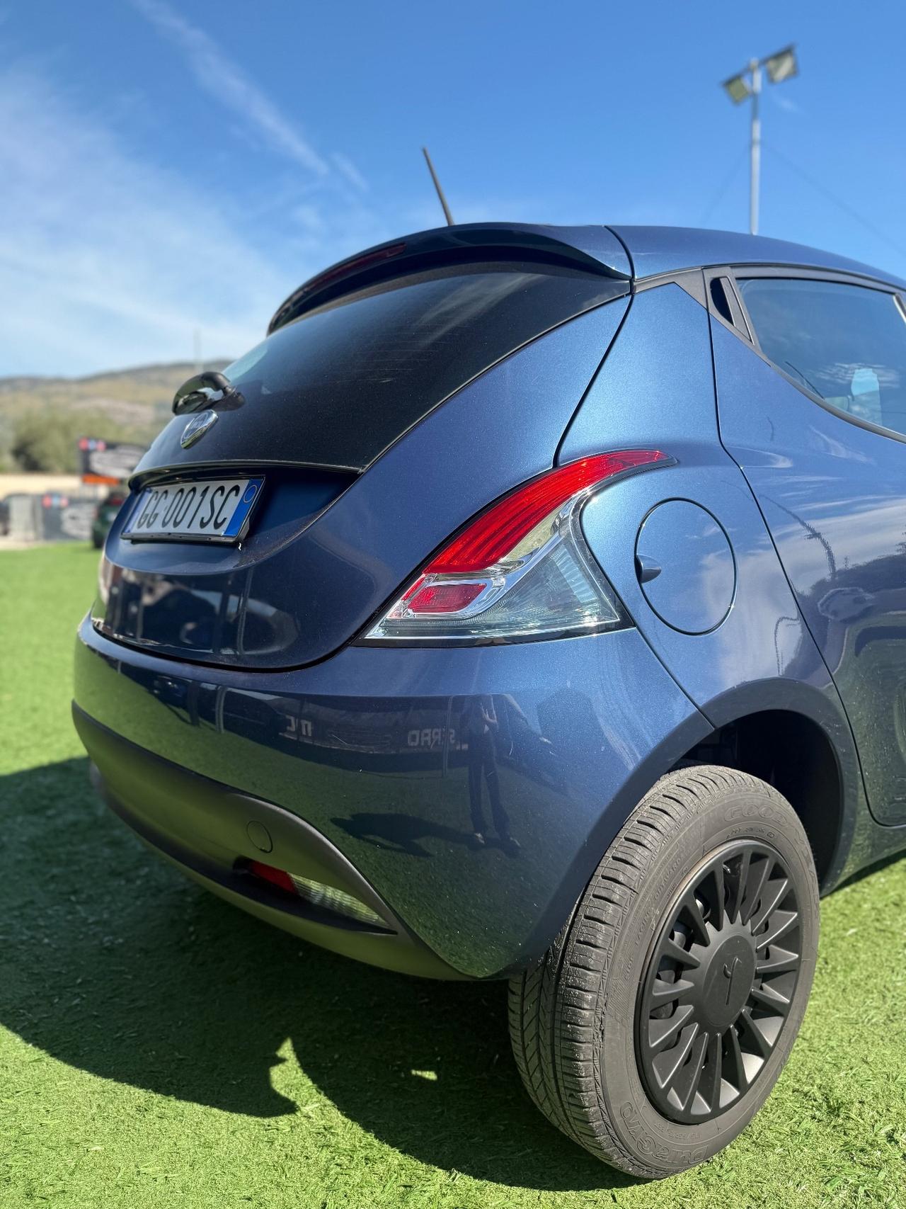 Lancia Ypsilon 0.9 TwinAir 5 porte Metano Ecochic Gold