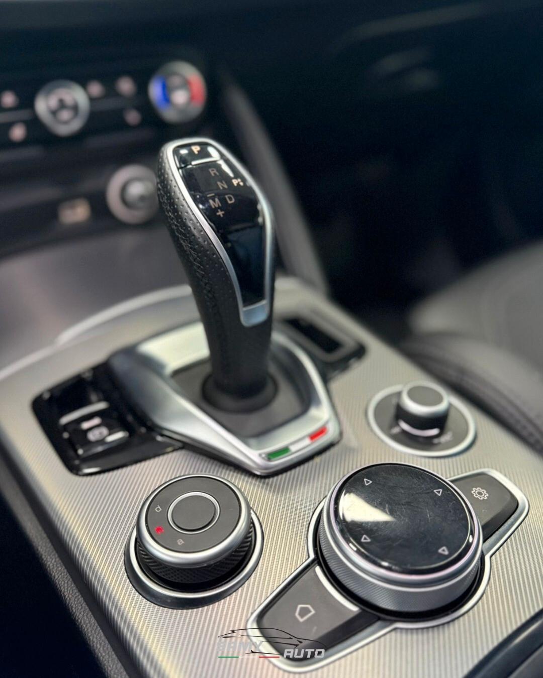 Alfa Romeo Stelvio 2.2 Turbodiesel 160 CV AT8 RWD Veloce